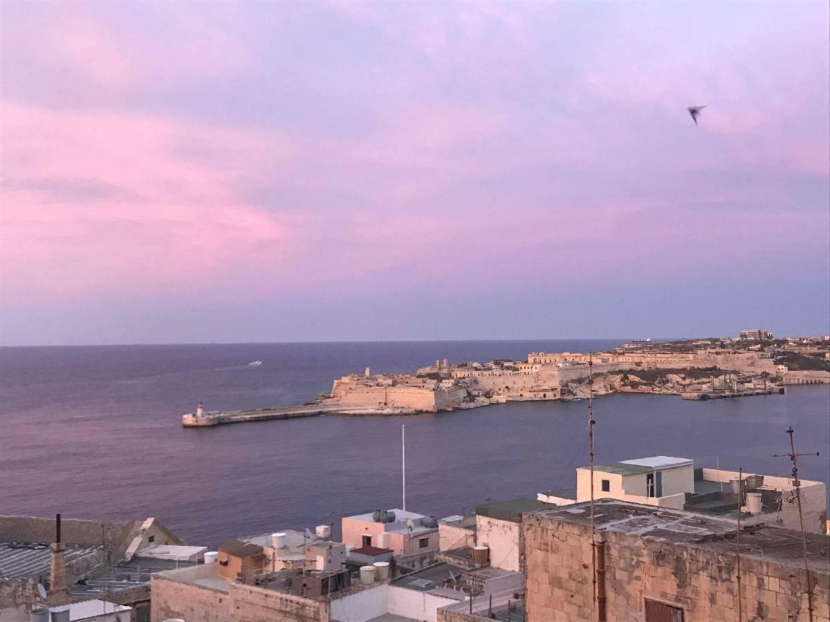 Sea View Large Valletta Appartment ภายนอก รูปภาพ